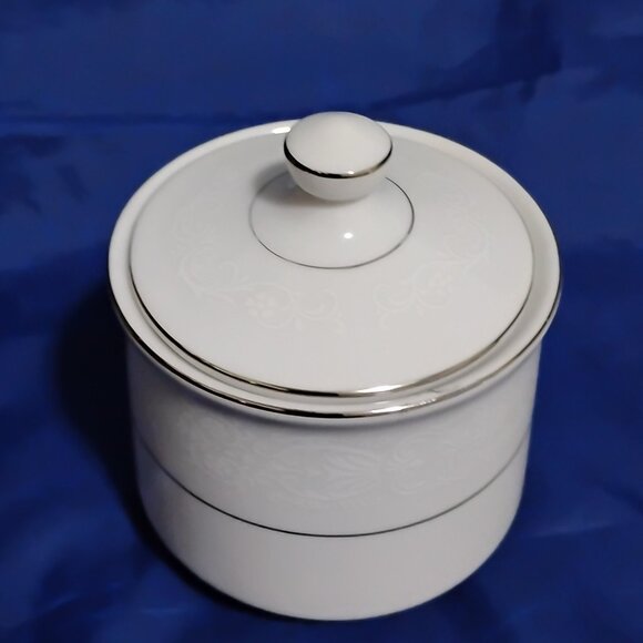 Vintage Discontinued Brentwood Fine China White Lace Sugar Bowl - Picture 7 of 7
